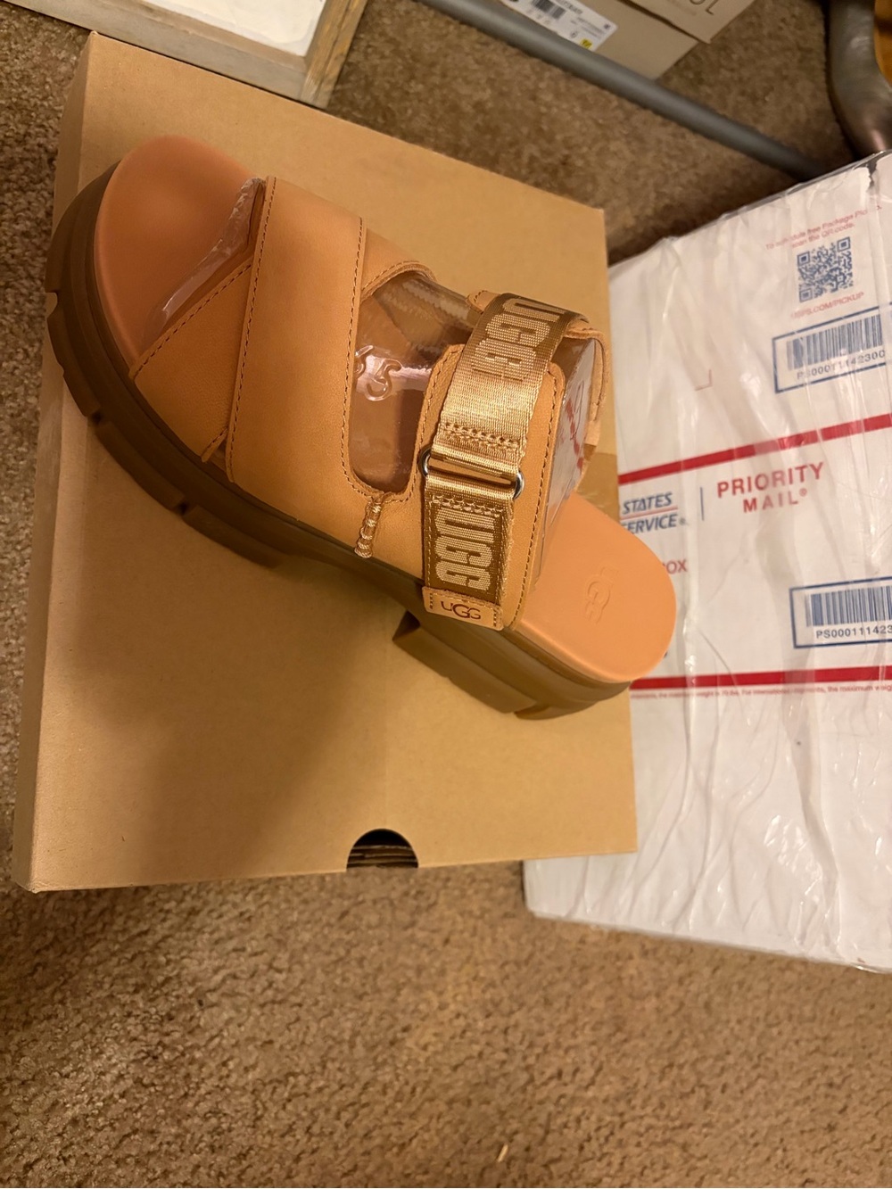 UGG women’s Chestnut Platform Sandal with Branded Strap